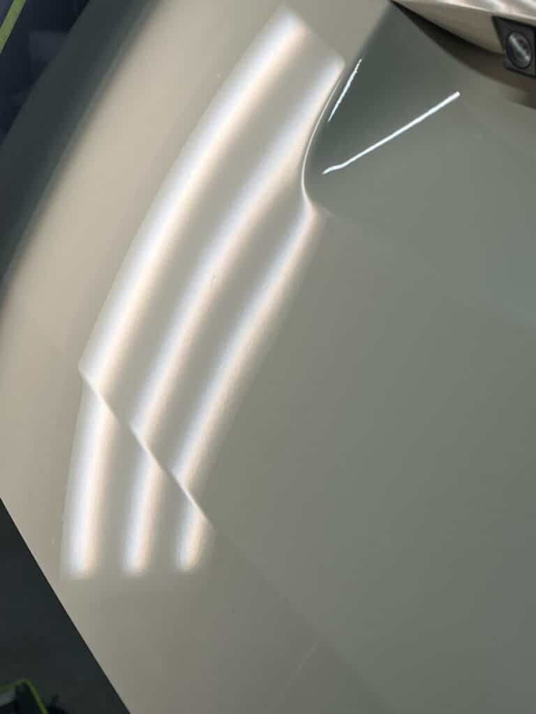 トヨタ ポルテのバックドアにできたヘコミをデントリペアで直しました!