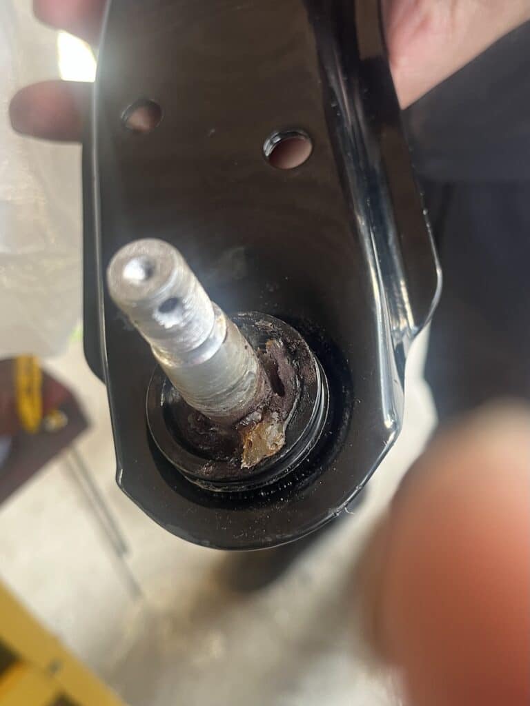 【廃番】DB51Tキャリィトラックのロアアームを探していませんか?